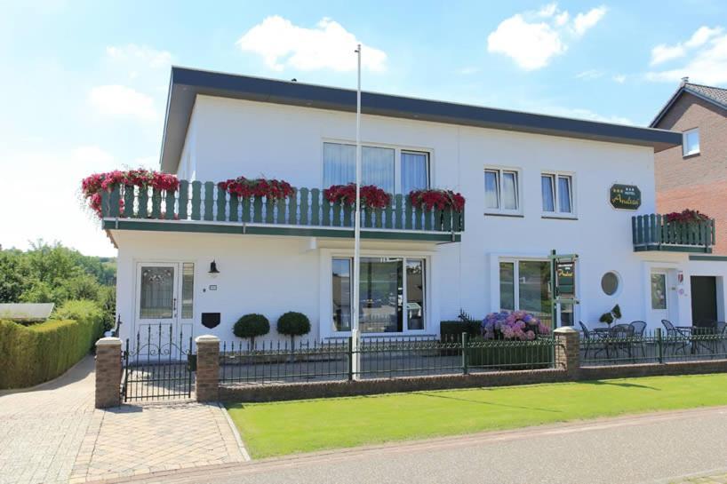 Panorama Sousberg B&B En Appartementen Schin op Geul Eksteriør billede